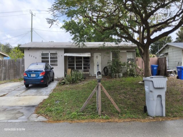 2640 NE 8th Ter  