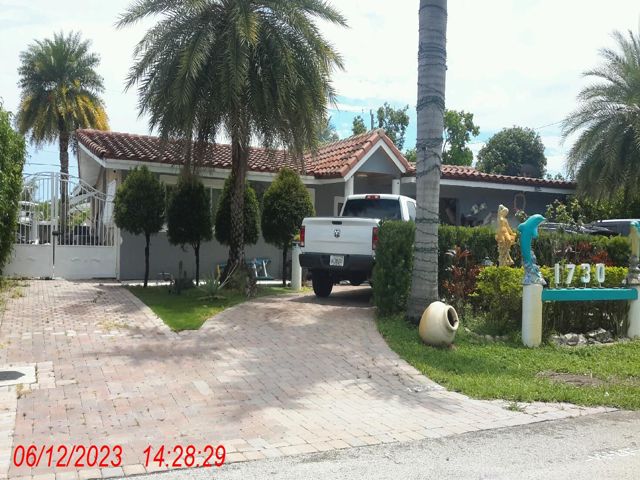 1230 NE 42nd St