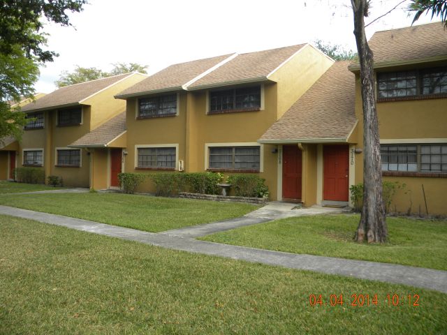 3270 N Pine Island Rd Unit 307  