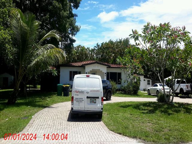 4362 SW 52 St Unit 1-2  