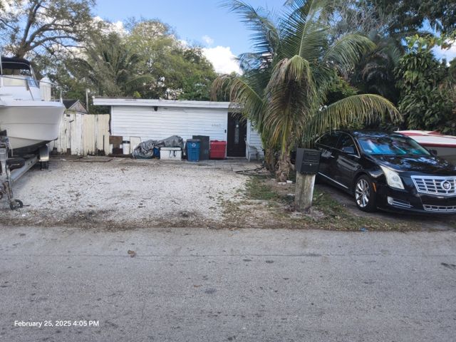 4660 SW 27th Ave  