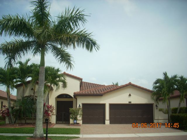 3739 NW 88th Ter  