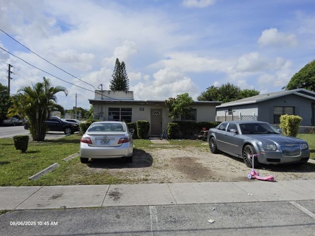 4400 SW 23 St  
